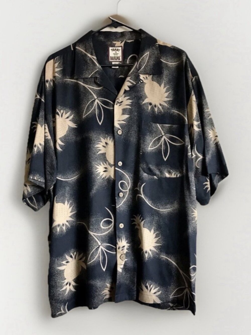 Tommy Bahama Hawaiian Silk Shirt Black Khaki Tan‎ Pineapple Vintage Size Large